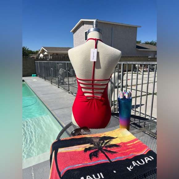 🔥🔥One Piece Red Swimsuit - Picture 6 of 7